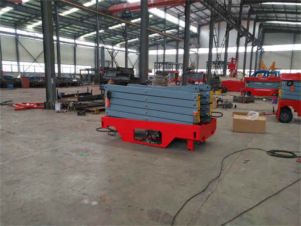 轮式自动剪刀式高空作业升降平台