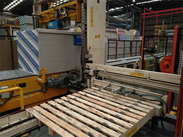 全自动立式托盘捆扎机