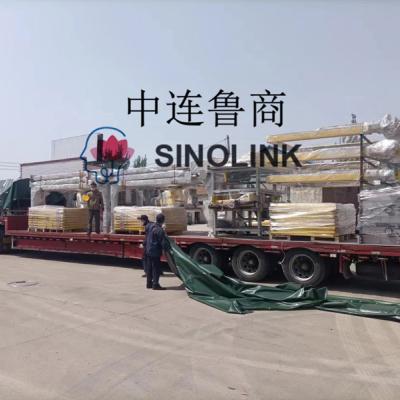 为客户运送三辆拖车的货物