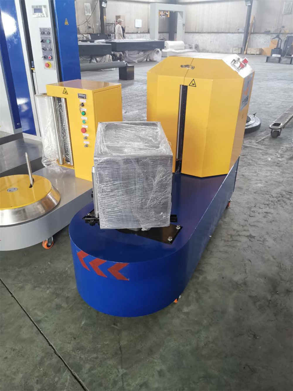 机场使用袋包装机 Airport Using Bag Wrapper Machines